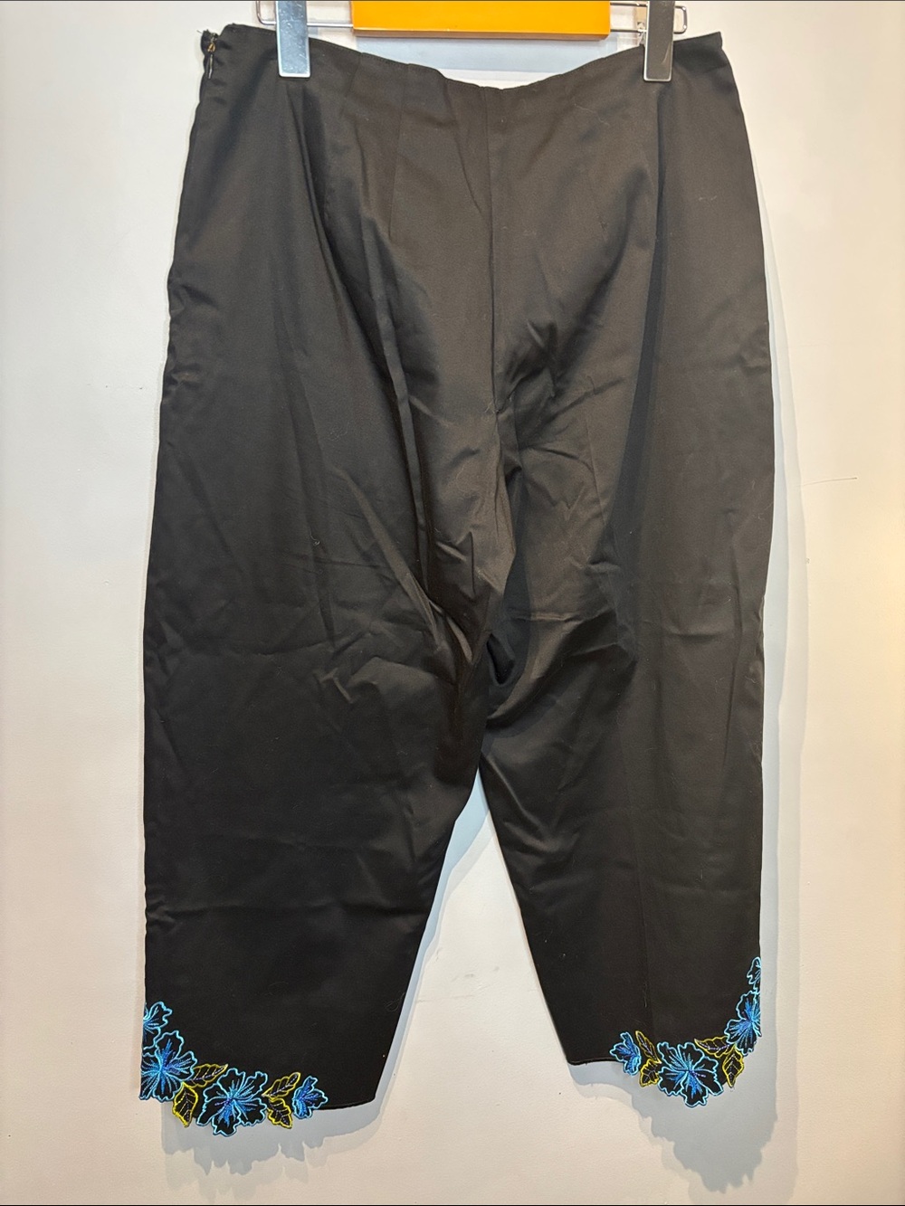 Ruby Rd Floral Embroidered Cotton Capris - Picture 3 of 7